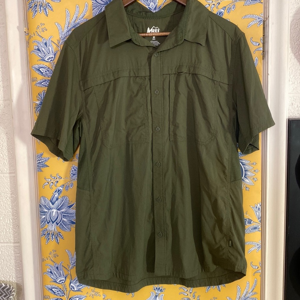 REI Men's Green Short Sleeve Shirt